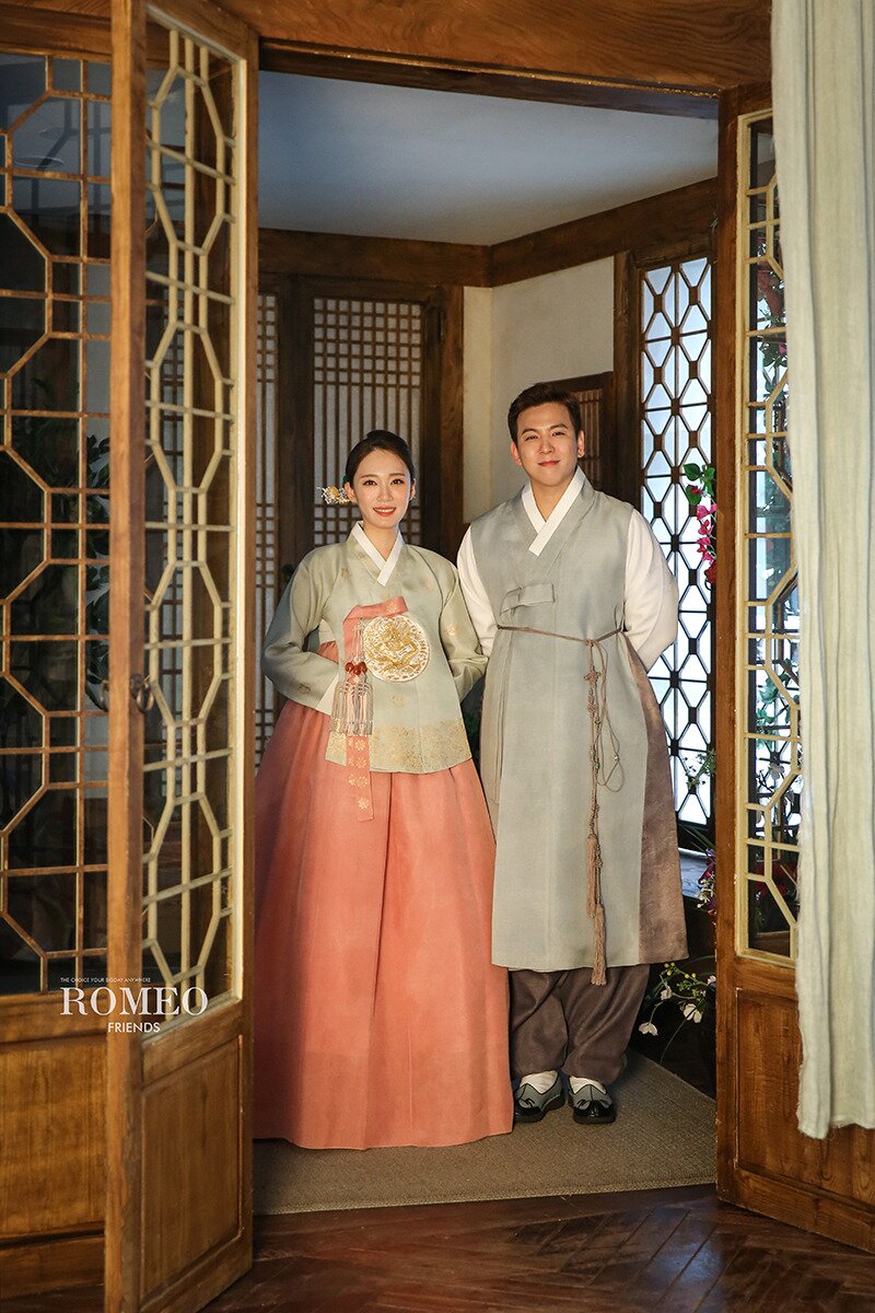 본문 이미지 - 로미오프렌즈 ,아이테오, 더루즈플라워, 해피메리드컴퍼니, 모아위, 스타일리스트정민경, 스플렌디노, 수원규중칠우, 웨딩디렉터봉드, 마인모리 제공 ⓒ 뉴스1