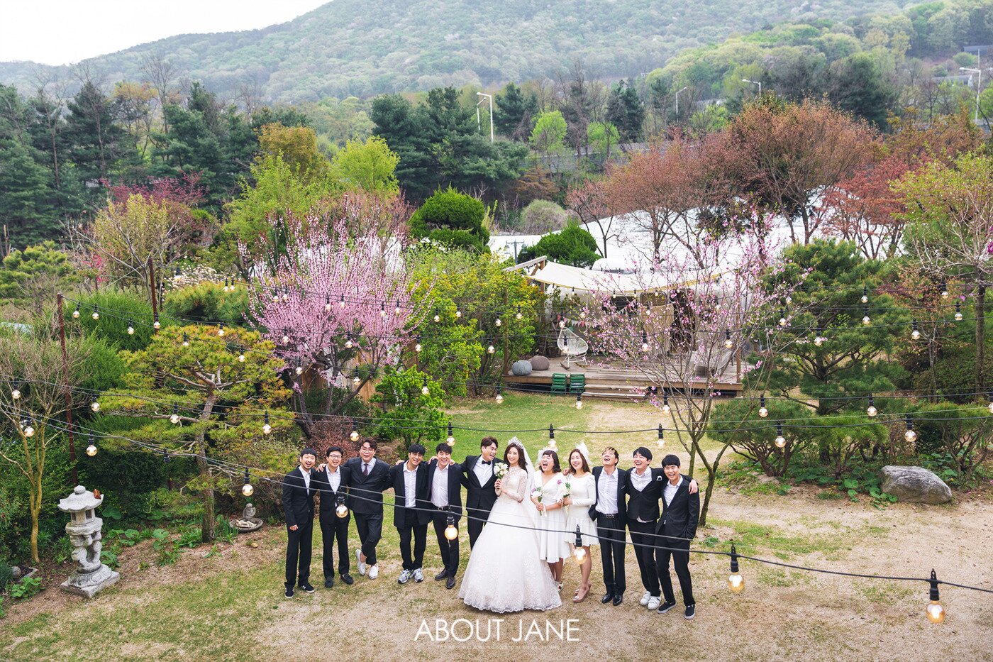 본문 이미지 - 사진출처 = 어바웃제인스튜디오, 아뜰리에로자, 더루즈플라워, 해피메리드컴퍼니, 룰루메이크업, 스타일리스트정민경, 디바인핸즈, 웨딩디렉터봉드, 마인모리 ⓒ 뉴스1