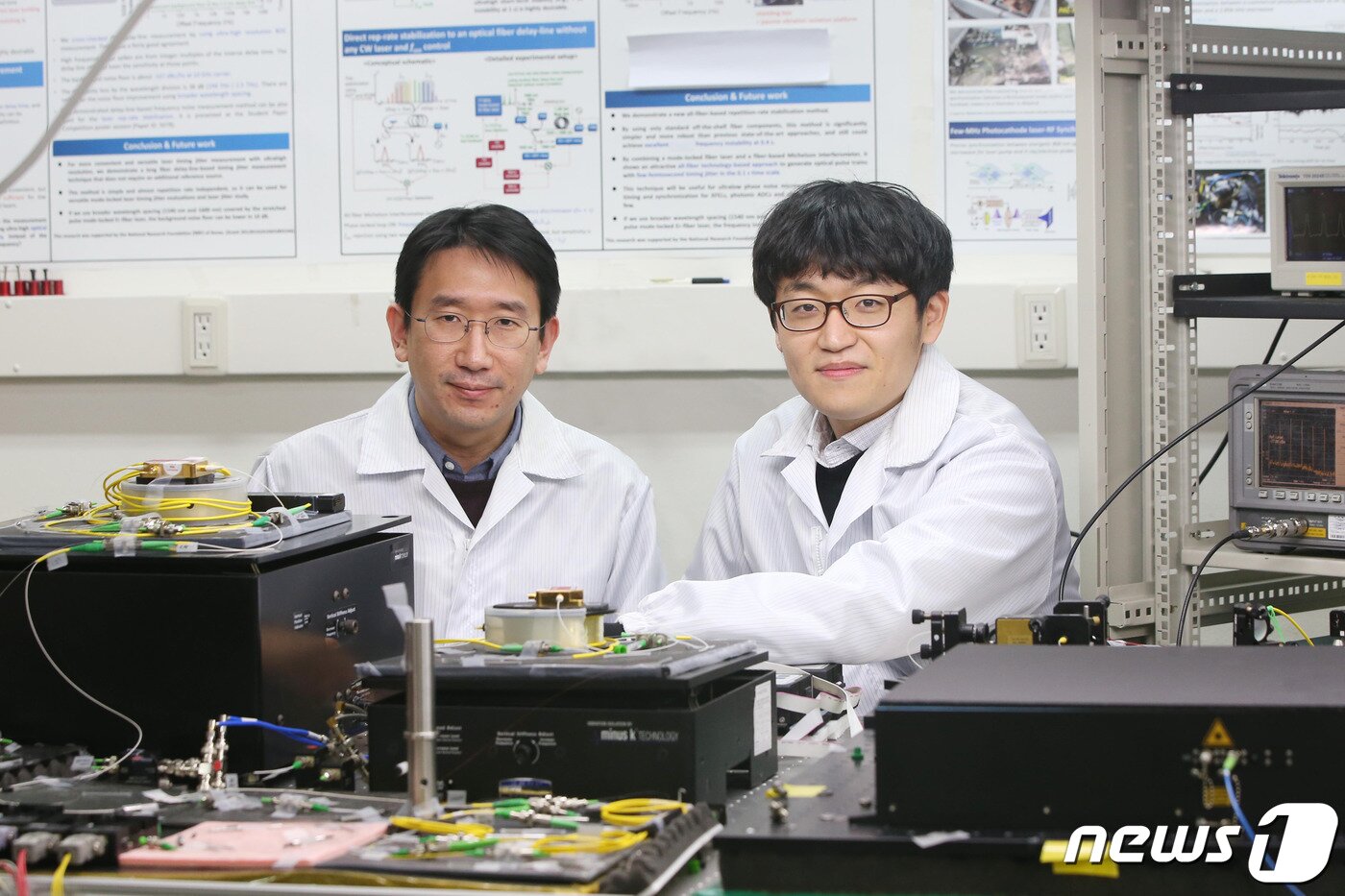 본문 이미지 - KAIST 김정원 교수(왼쪽)와 권도현 박사과정.(카이스트 제공)ⓒ 뉴스1