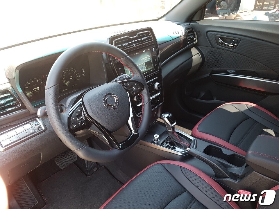 본문 이미지 - 리스펙 코란도 실내모습ⓒ 뉴스1