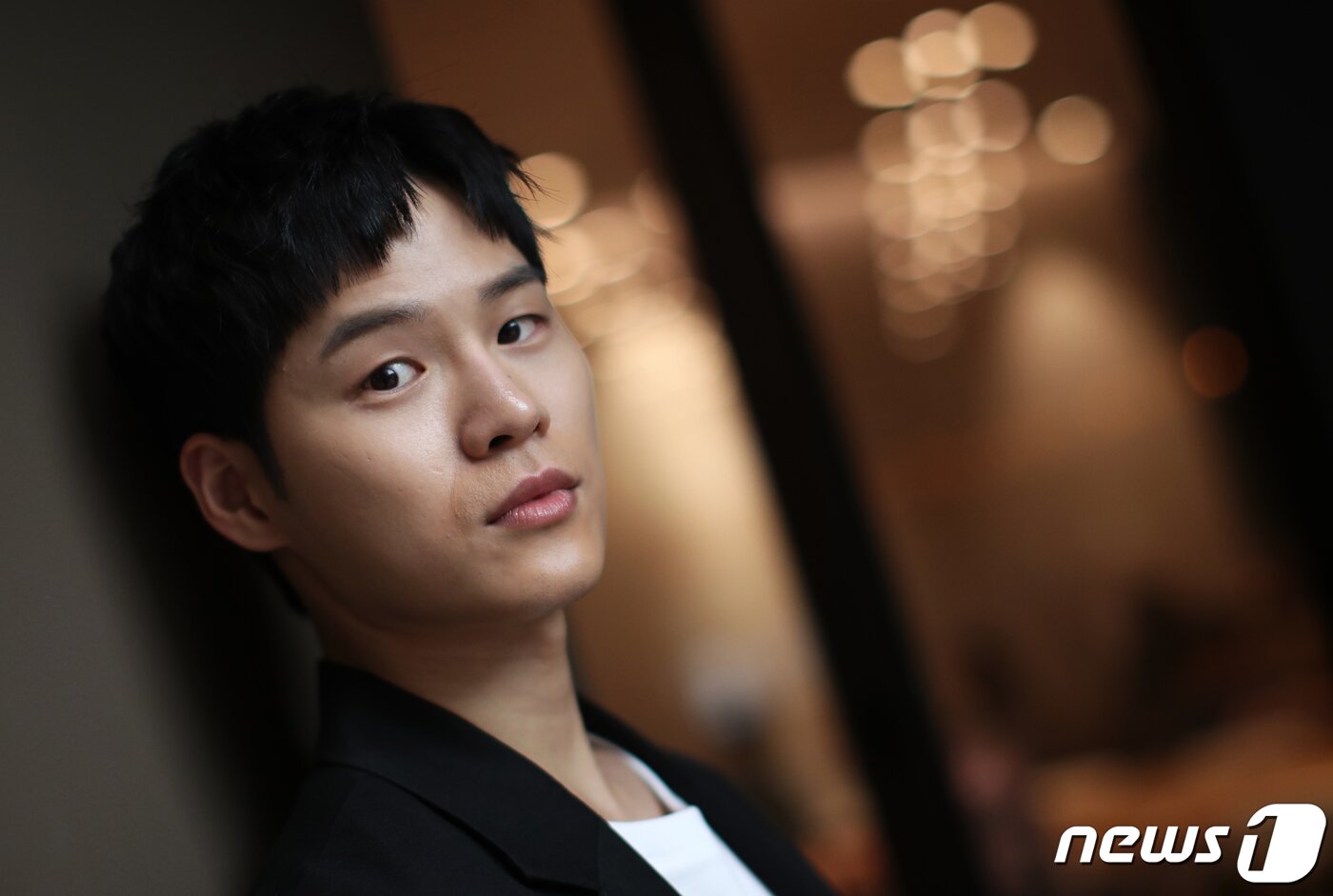 본문 이미지 - tvN 드라마 '메모리스트'에서 열연한 윤지온이 11일 뉴스1과 가진 인터뷰에서 포즈를 취하고 있다. 2020.5.11/뉴스1 오대일 기자