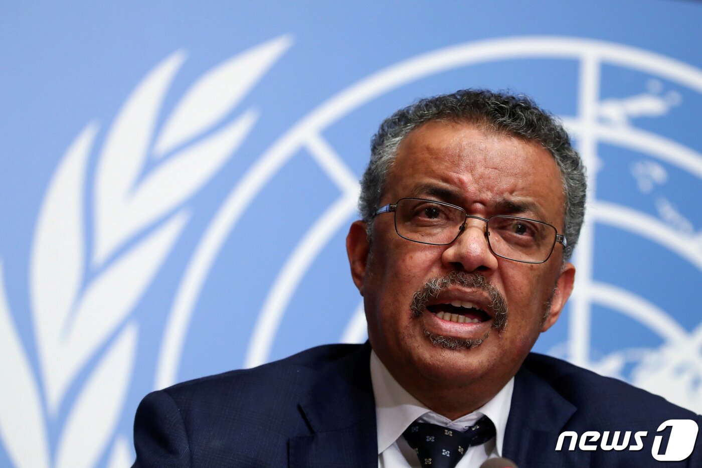 본문 이미지 - 거브러여수스 WHO 사무총장이 기자회견을 하고 있다.  ⓒ 로이터=뉴스1 자료 사진 