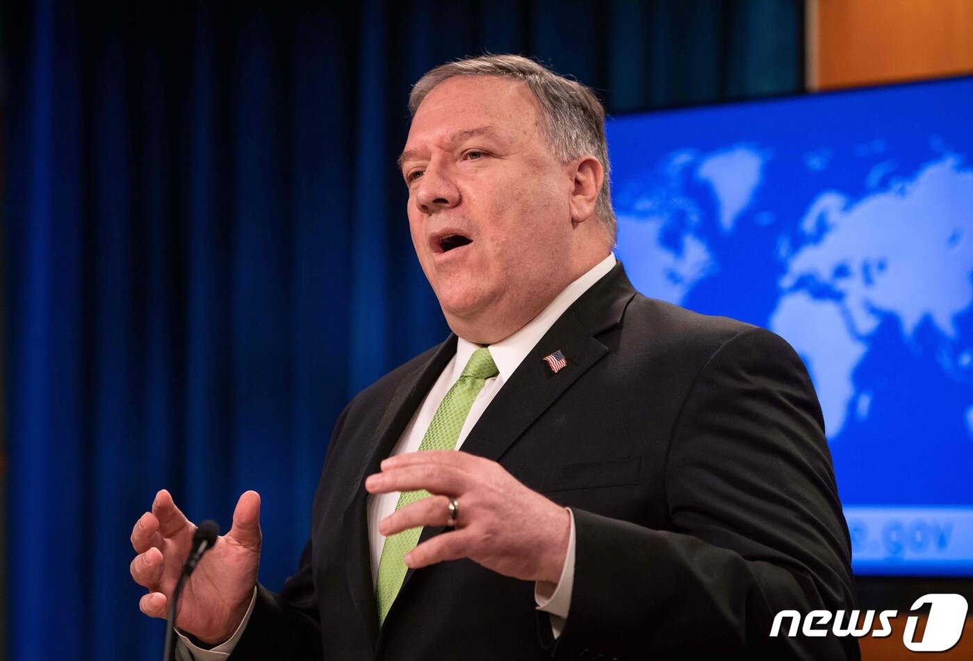 본문 이미지 - 마이크 폼페이오 미국 국무장관이 기자회견을 하고 있다. ⓒ AFP=뉴스1 ⓒ News1 