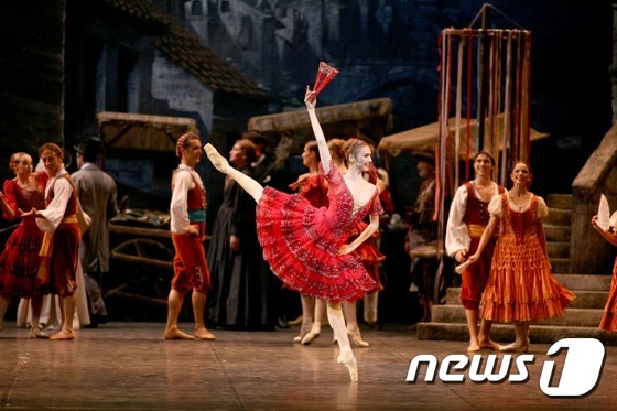  루돌프 누레예프의 희극 발레 '돈 키호테' 공연 모습.© 뉴스1