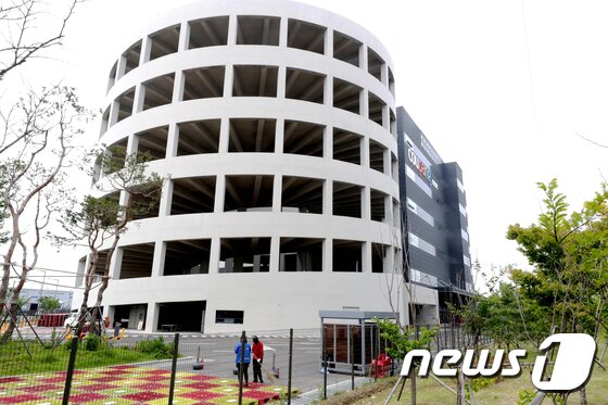 https://image.news1.kr/system/photos/2020/5/26/4209763/article.jpg/dims/optimize https://image.news1.kr/system/photos/2020/5/26/4209763/article.jpg/dims/optimize