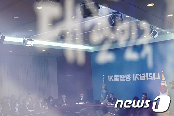 https://image.news1.kr/system/photos/2020/5/26/4210540/article.jpg/dims/optimize https://image.news1.kr/system/photos/2020/5/26/4210540/article.jpg/dims/optimize