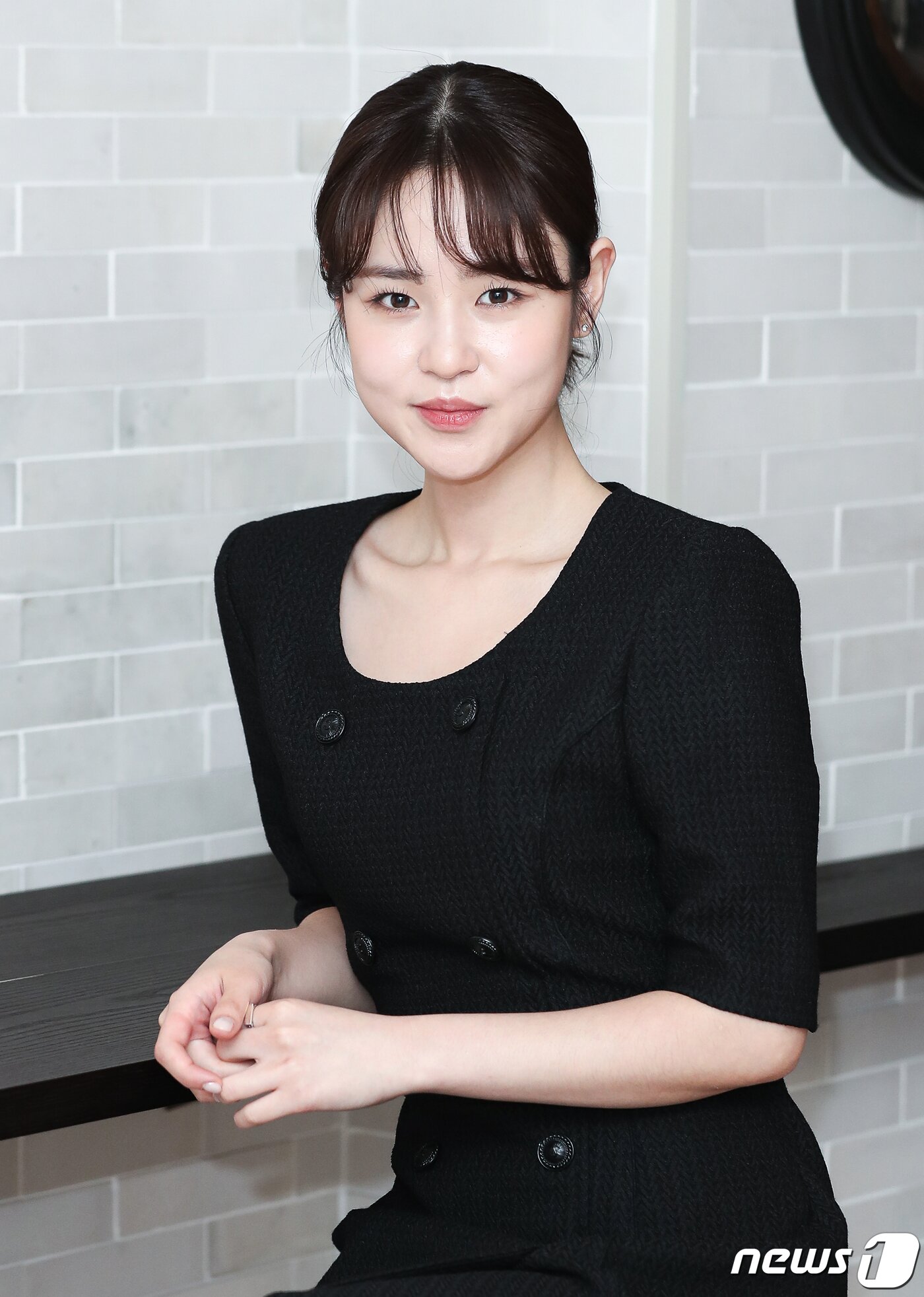 본문 이미지 - JTBC 드라마 '부부의 세계'에서 열연한 심은우가 26일 뉴스1과 인터뷰에서 앞서 포즈를 취하고 있다. 2020.5.26/뉴스1 ⓒ News1 김진환 기자