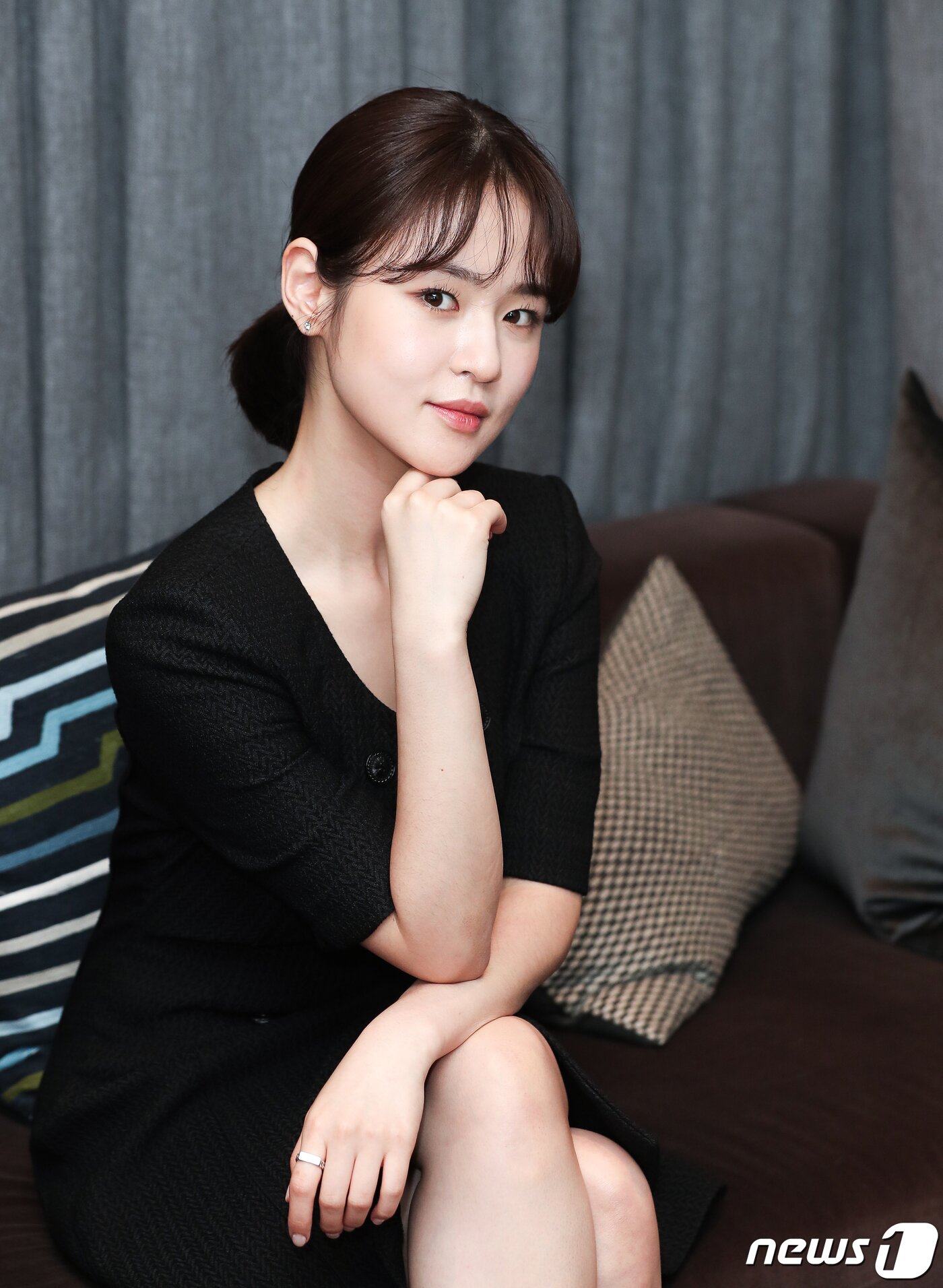 본문 이미지 - JTBC 드라마 &#39;부부의 세계&#39;에서 열연한 심은우가 26일 뉴스1과 인터뷰에서 앞서 포즈를 취하고 있다. 2020.5.26/뉴스1 ⓒ News1 김진환 기자