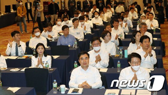 https://image.news1.kr/system/photos/2020/5/27/4212295/article.jpg/dims/optimize https://image.news1.kr/system/photos/2020/5/27/4212295/article.jpg/dims/optimize