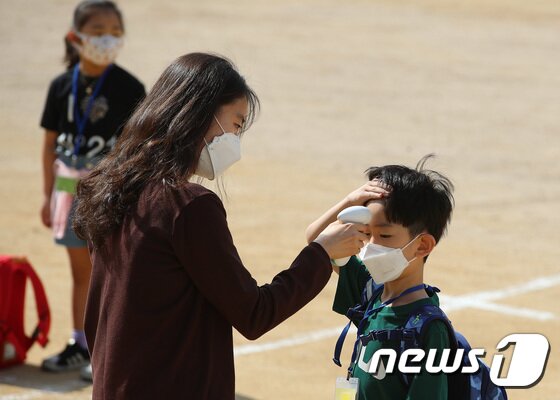 https://image.news1.kr/system/photos/2020/5/27/4213081/article.jpg/dims/optimize https://image.news1.kr/system/photos/2020/5/27/4213081/article.jpg/dims/optimize