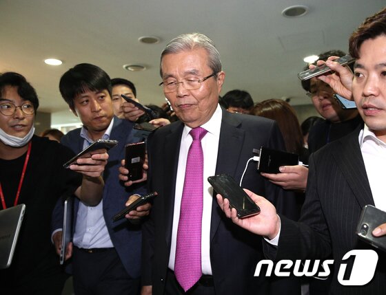https://image.news1.kr/system/photos/2020/5/27/4213225/article.jpg/dims/optimize https://image.news1.kr/system/photos/2020/5/27/4213225/article.jpg/dims/optimize