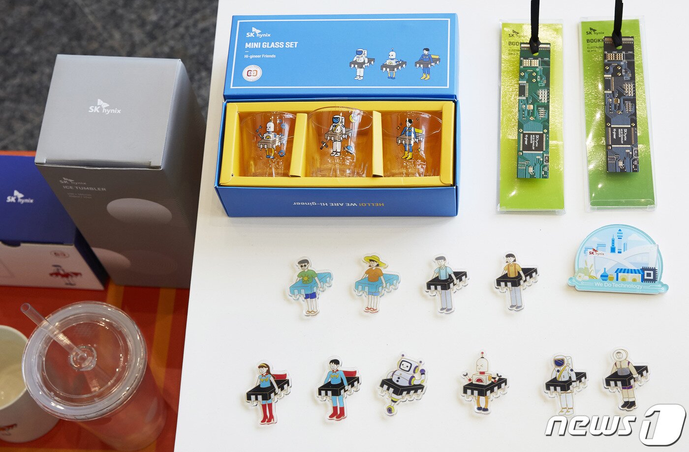 본문 이미지 - SK하이닉스 굿즈 상품.(SK하이닉스 뉴스룸 제공)ⓒ 뉴스1