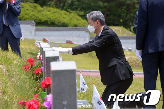 https://image.news1.kr/system/photos/2020/5/29/4216268/article.jpg/dims/optimize