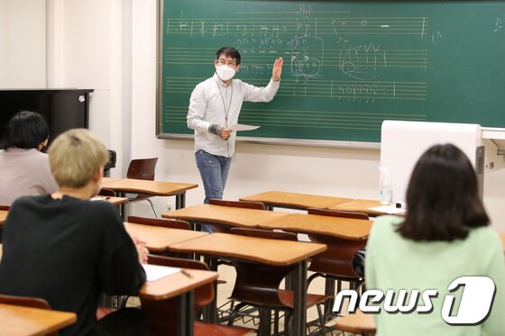 https://image.news1.kr/system/photos/2020/5/4/4179348/article.jpg/dims/optimize https://image.news1.kr/system/photos/2020/5/4/4179348/article.jpg/dims/optimize
