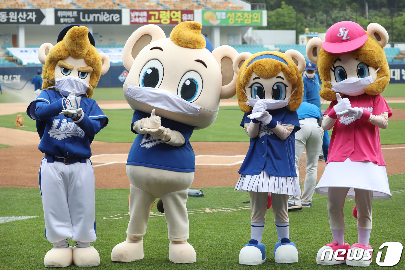 (대구=뉴스1) 공정식 기자 = 5일 오후 대구 수성구 연호동 대구삼성라이온즈파크에서 열린 프로야구 '2020 신한은행 SOL KBO리그' 삼성 라이온즈와 NC 다이노스의 시즌 개 …