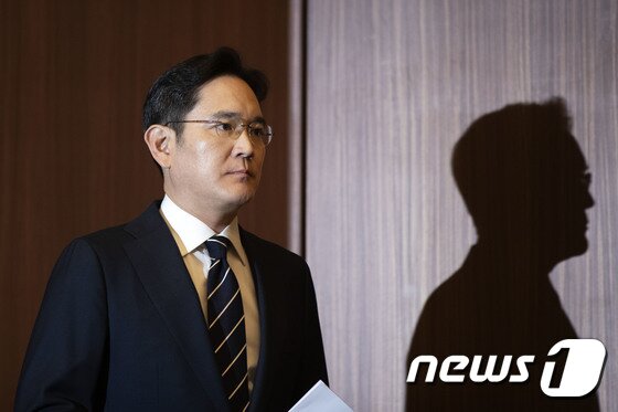 https://image.news1.kr/system/photos/2020/5/6/4182168/article.jpg/dims/optimize