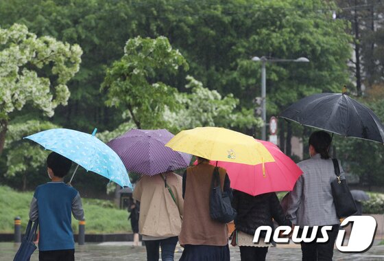 https://image.news1.kr/system/photos/2020/5/9/4186227/article.jpg/dims/optimize https://image.news1.kr/system/photos/2020/5/9/4186227/article.jpg/dims/optimize