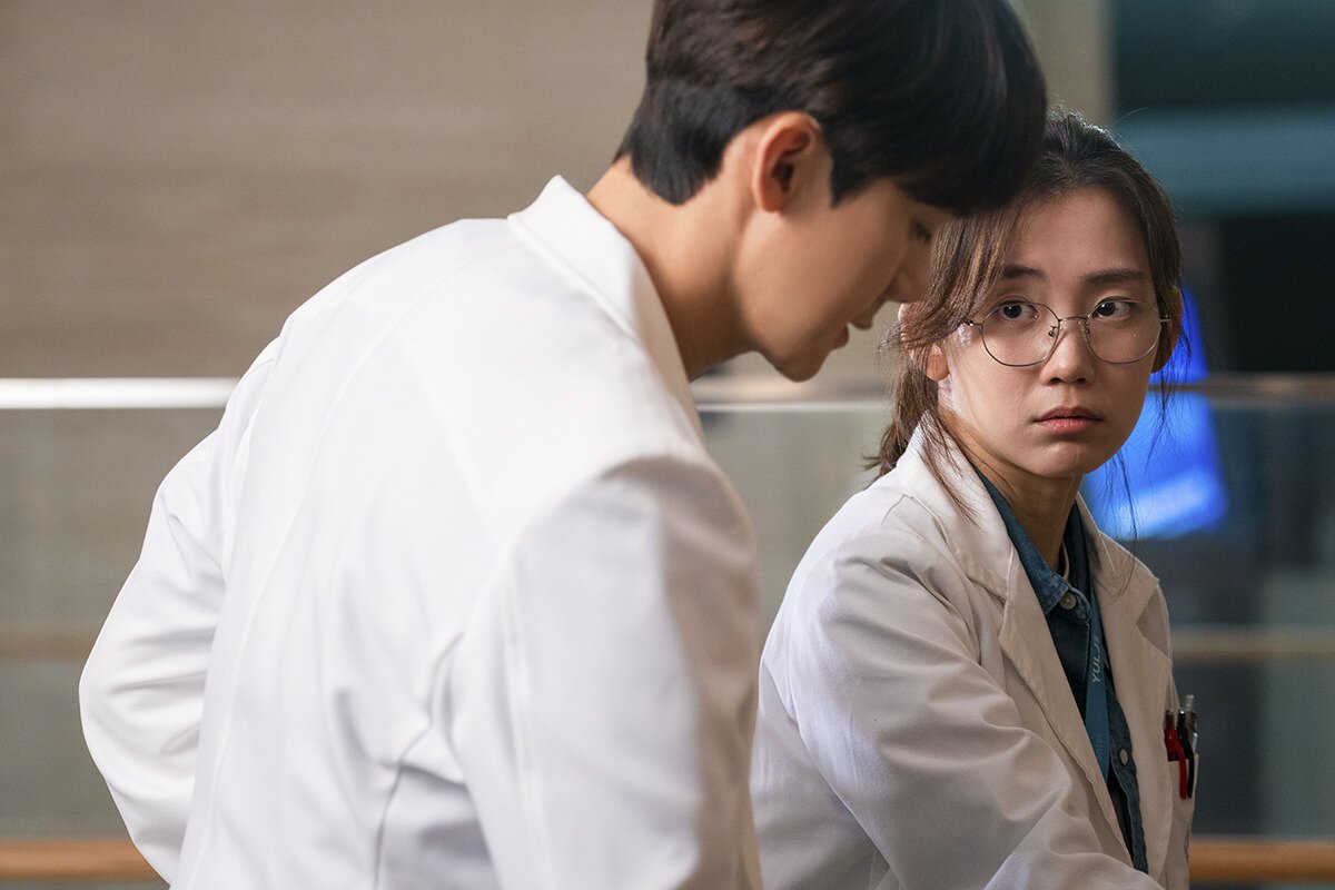 본문 이미지 - tvN '슬기로운 의사생활' 스틸컷 ⓒ 뉴스1