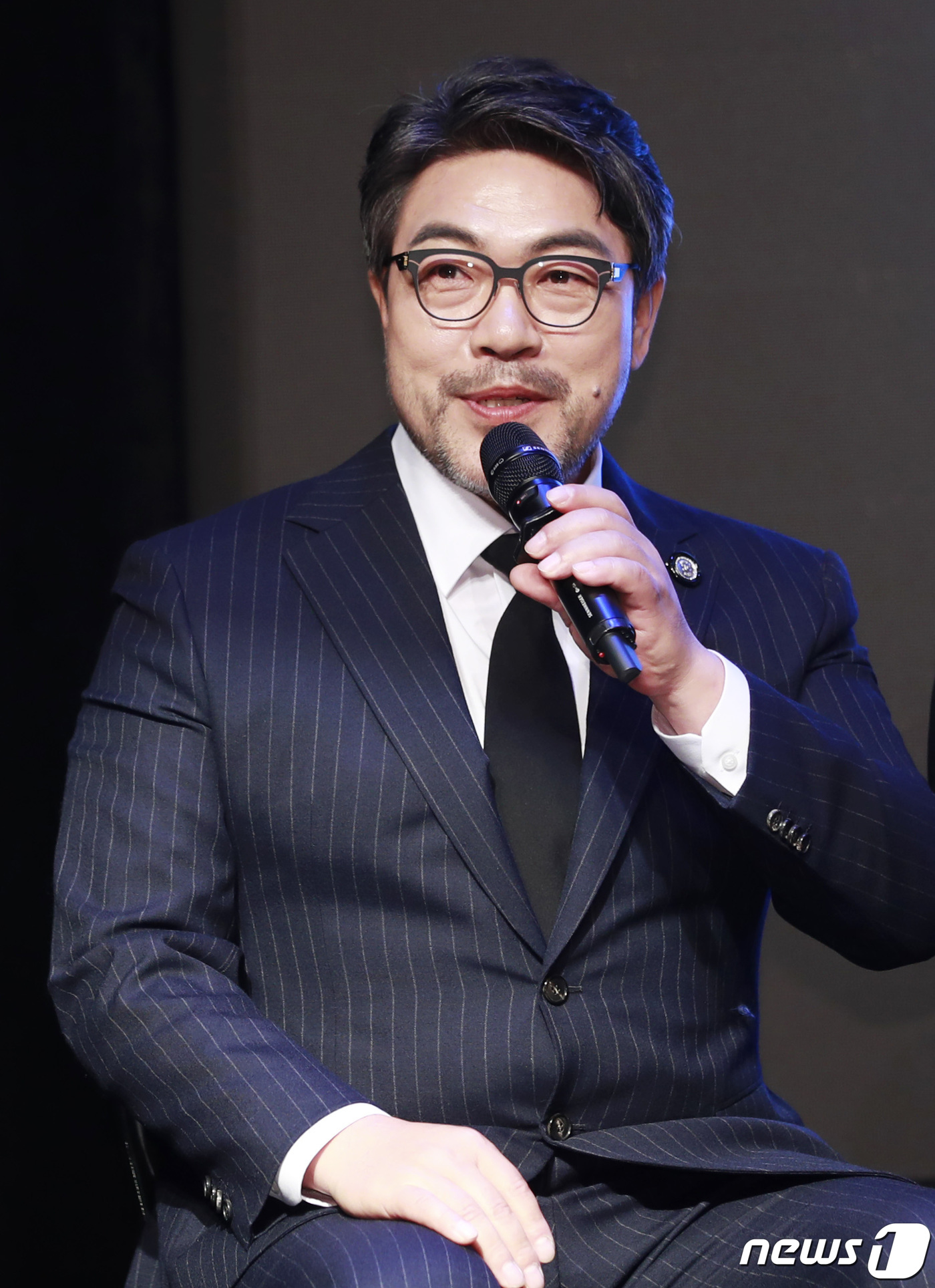 (서울=뉴스1) 권현진 기자 = 배우 김원종이 1일 오전 서울 용산구 아이파크몰 팝콘 D스퀘어에서 열린 웹드라마 ‘내 상사는 백만 유튜버’(내상백유) 제작발표회에 참석해 공약을 말 …