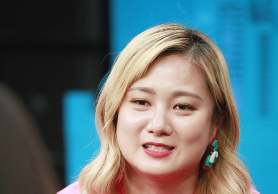 前남친·녹취록 공개까지…박나래 vs 전매니저, 침묵 대신 '자극적 진흙탕싸움'