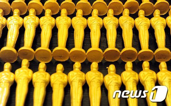 Nì´ì  ë´ì¤í¸ ììì ì¤ì¬ì  ìì D 1 ìì¹´ë°ë¯¸ ì´ëª¨ì ëª¨