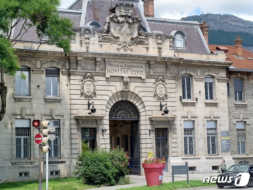 본문 이미지 - 프랑스 그르노블 대학 병원 .ⓒ 정경화 통신원 제공=뉴스1