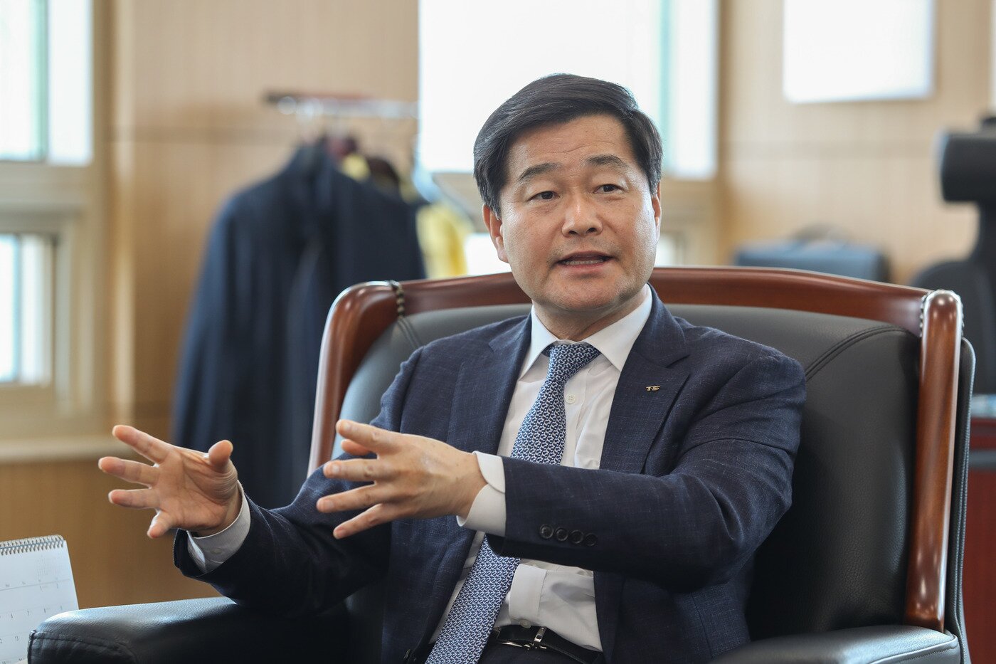 본문 이미지 - 권병윤 한국교통안전공단 이사장이 지난달 27일 뉴스1과 인터뷰에서 질문에 답하고 있다. TS 제공. /뉴스1