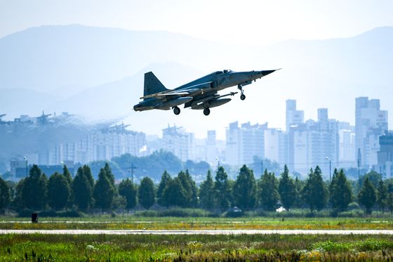 "광주·전남 국회의원, 공항 이전 대화의 장 조성 나서라"