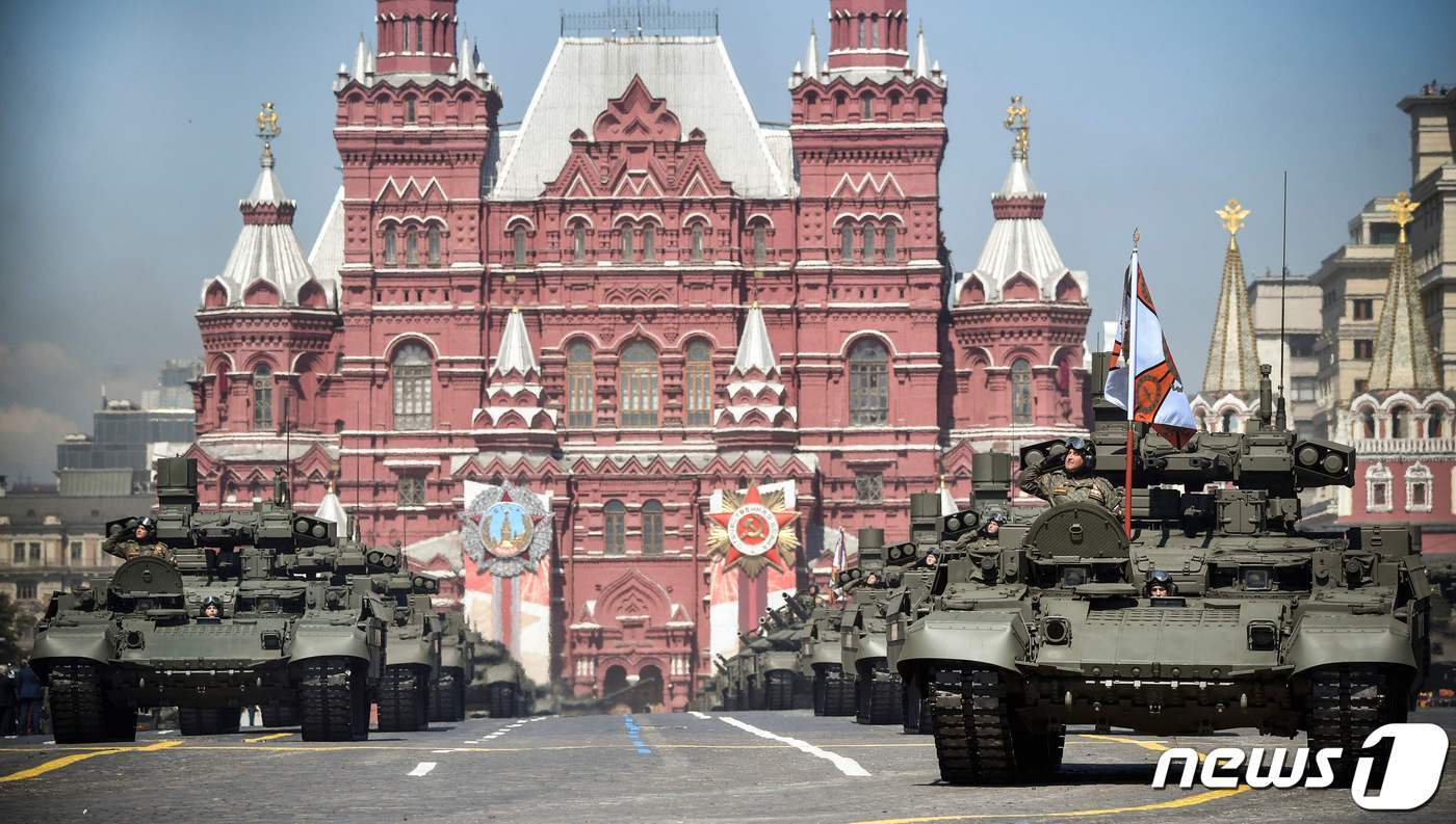 본문 이미지 - 러시아의 주력 전차 T-72B3 ⓒ AFP=뉴스1