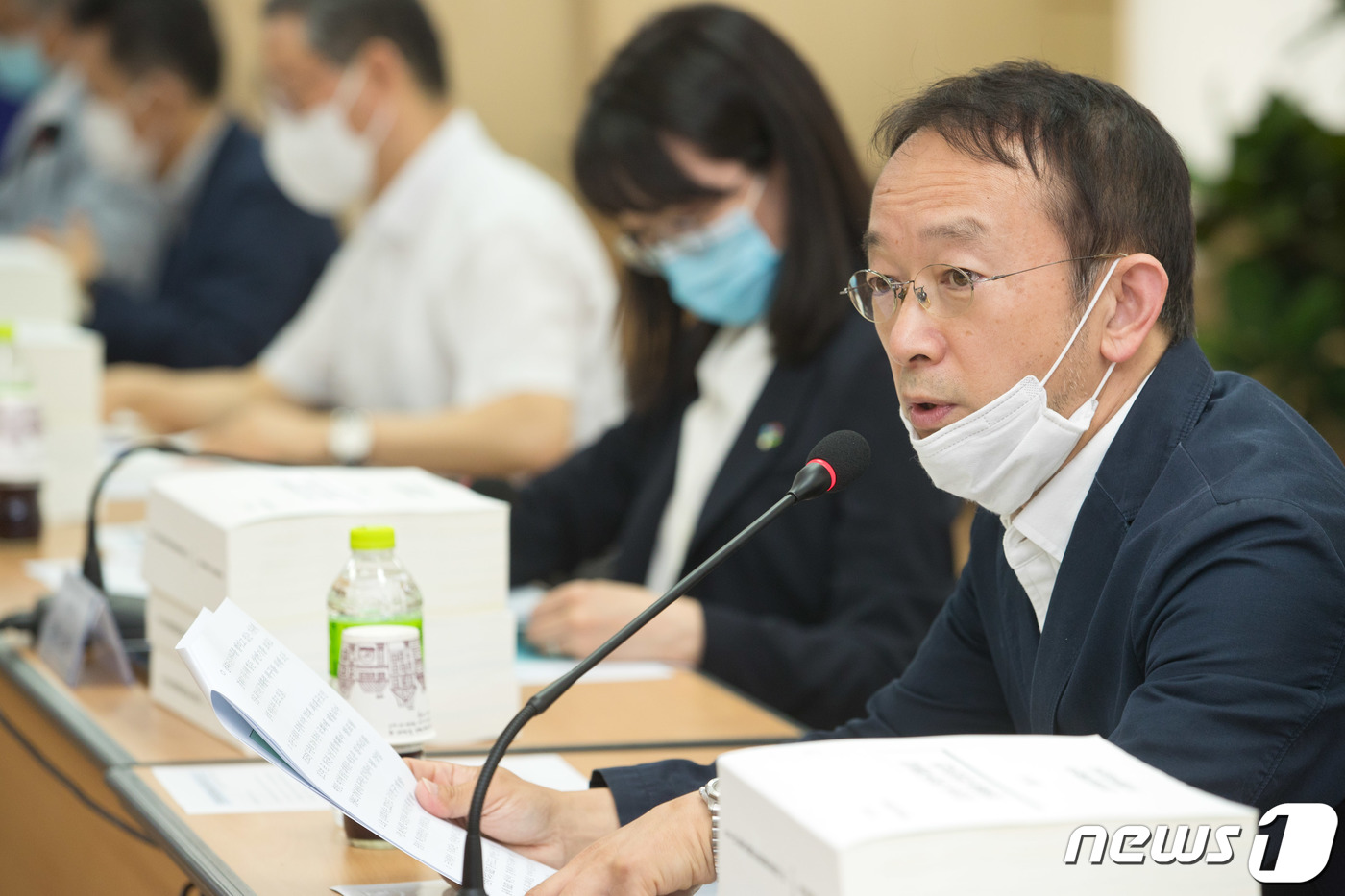 (서울=뉴스1) = 염한웅 국가과학기술자문회의 부의장이 26일 오후 서울 종로구 KT광화문빌딩 국가과학기술자문회의 대회의실에서 열린 '제11회 국가과학기술자문회의 심의회의'를 주재 …