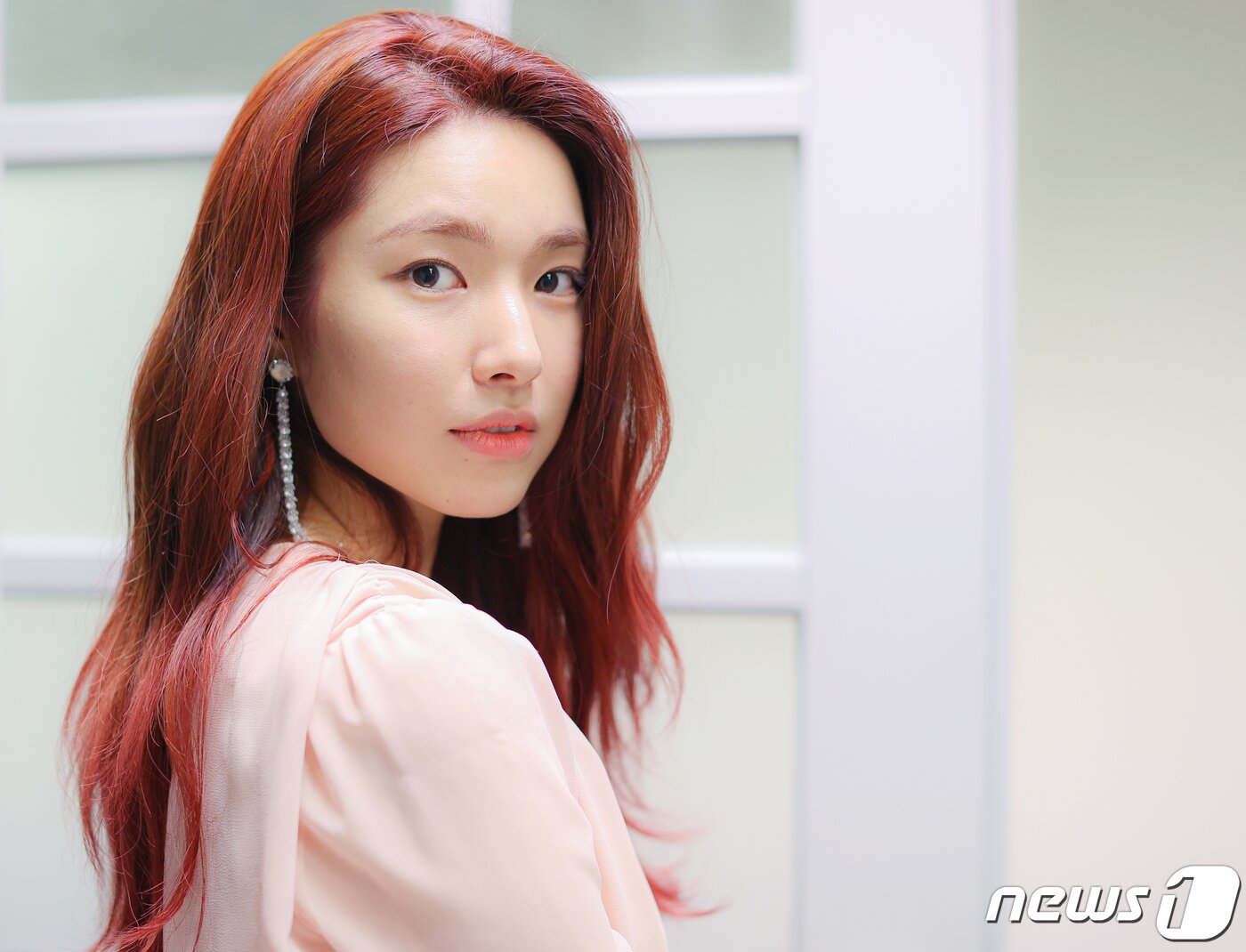 본문 이미지 - KBS2TV &#39;영혼수선공&#39;에서 열연 중인 배우 하영이 30일 뉴스1과의 인터뷰를 앞두고 포즈를 취하고 있다. 2020.6.30/뉴스1 ⓒ News1 김진환 기자