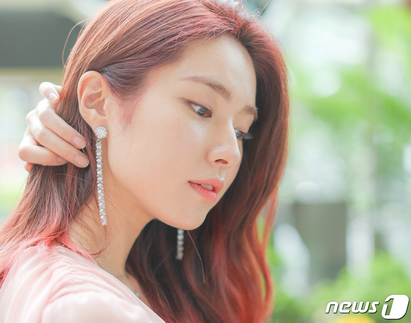 본문 이미지 - KBS2TV '영혼수선공'에서 열연 중인 배우 하영이 30일 뉴스1과의 인터뷰를 앞두고 포즈를 취하고 있다. 2020.6.30/뉴스1 ⓒ News1 김진환 기자