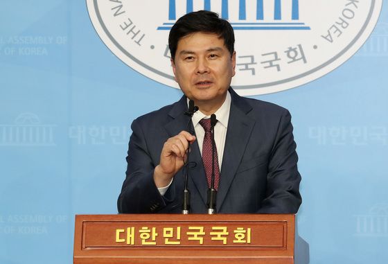 지상욱, '독촉 전화'까지 했다…명태균 발 '여론조사 거래의혹' 파장