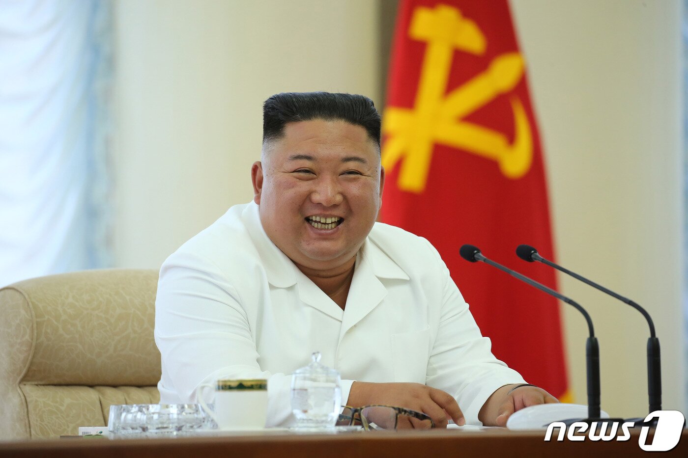 본문 이미지 - (평양 노동신문=뉴스1) = 북한 노동당 기관지 노동신문은 지난달 7일 김정은 북한 국무위원장이 조선노동당 중앙위원회 제7기 제13차 정치국 회의를 주재했다고 8일 밝혔다. [국내에서만 사용가능. 재배포 금지. DB 금지. For Use Only in the Republic of Korea. Redistribution Prohibited] rodongphoto@news1.kr