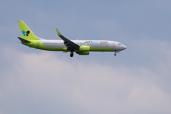 "기름값·환율 무섭다" LCC 잇단 감편 운항…비상 경영 돌입