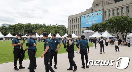 박원순 서울시장 분향소 앞 경찰들