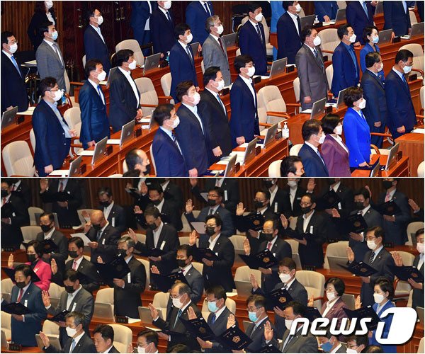 본문 이미지 - 16일 오후 서울 여의도 국회에서 열린 제21대국회 개원식에 참석한 국무위원과 여당 의원들이 흰색 마스크를(위), 미래통합당 의원들이 검은색 마스크(아래)를 쓰고 참석하고 있다. 2020.7.16/뉴스1 ⓒ News1 박세연 기자
