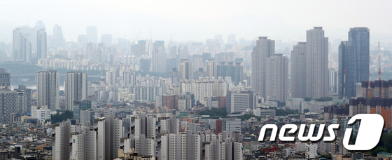  서울 아파트 전경. 2020.7.19/뉴스1 © News1 김명섭 기자