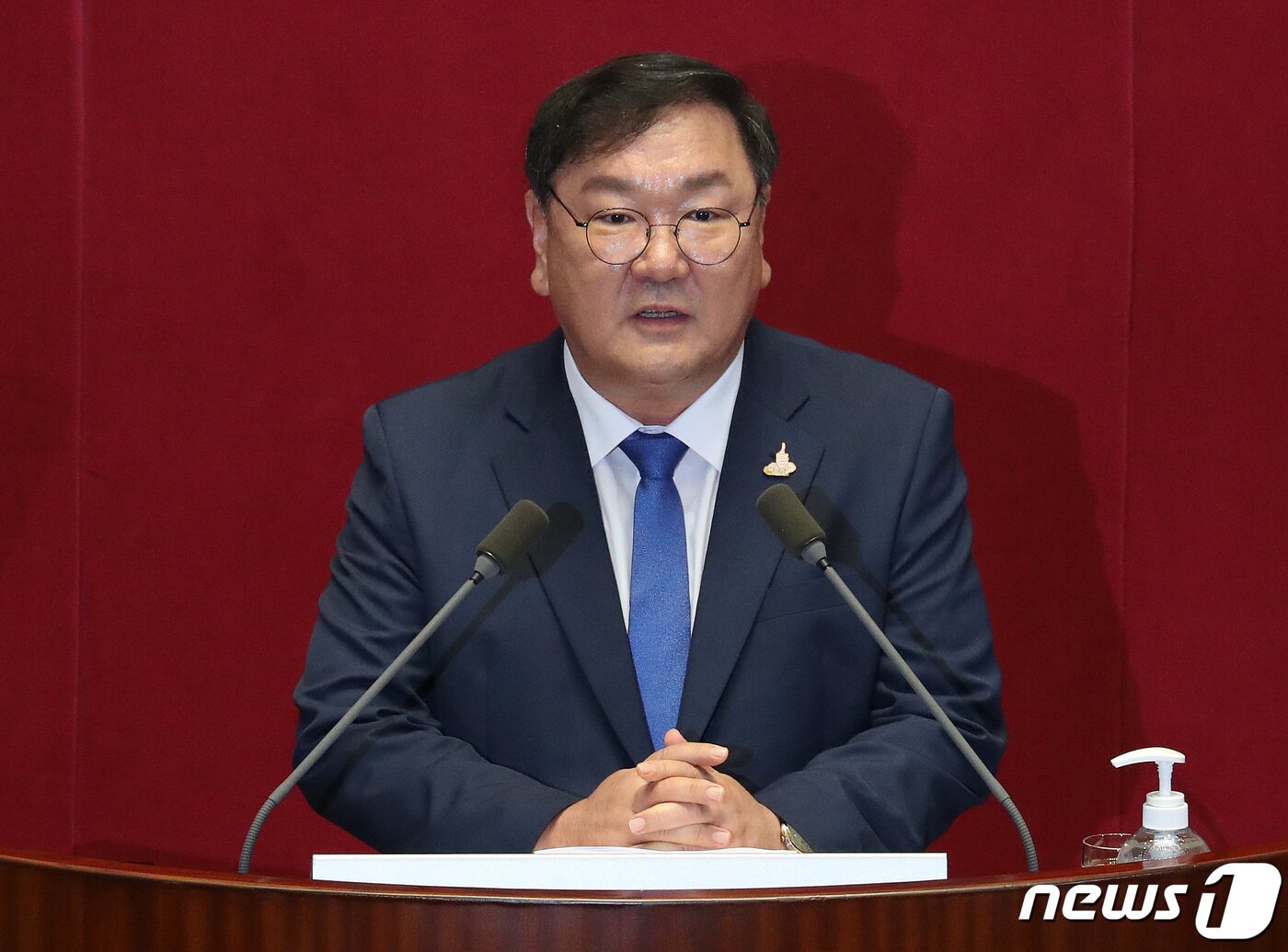 본문 이미지 - 김태년 더불어민주당 원내대표가 20일 오전 서울 여의도 국회에서 열린 제380회 국회(임시회) 제2차 본회의에서 교섭단체대표연설을 하고 있다. 2020.7.20/뉴스1 ⓒ News1 박세연 기자