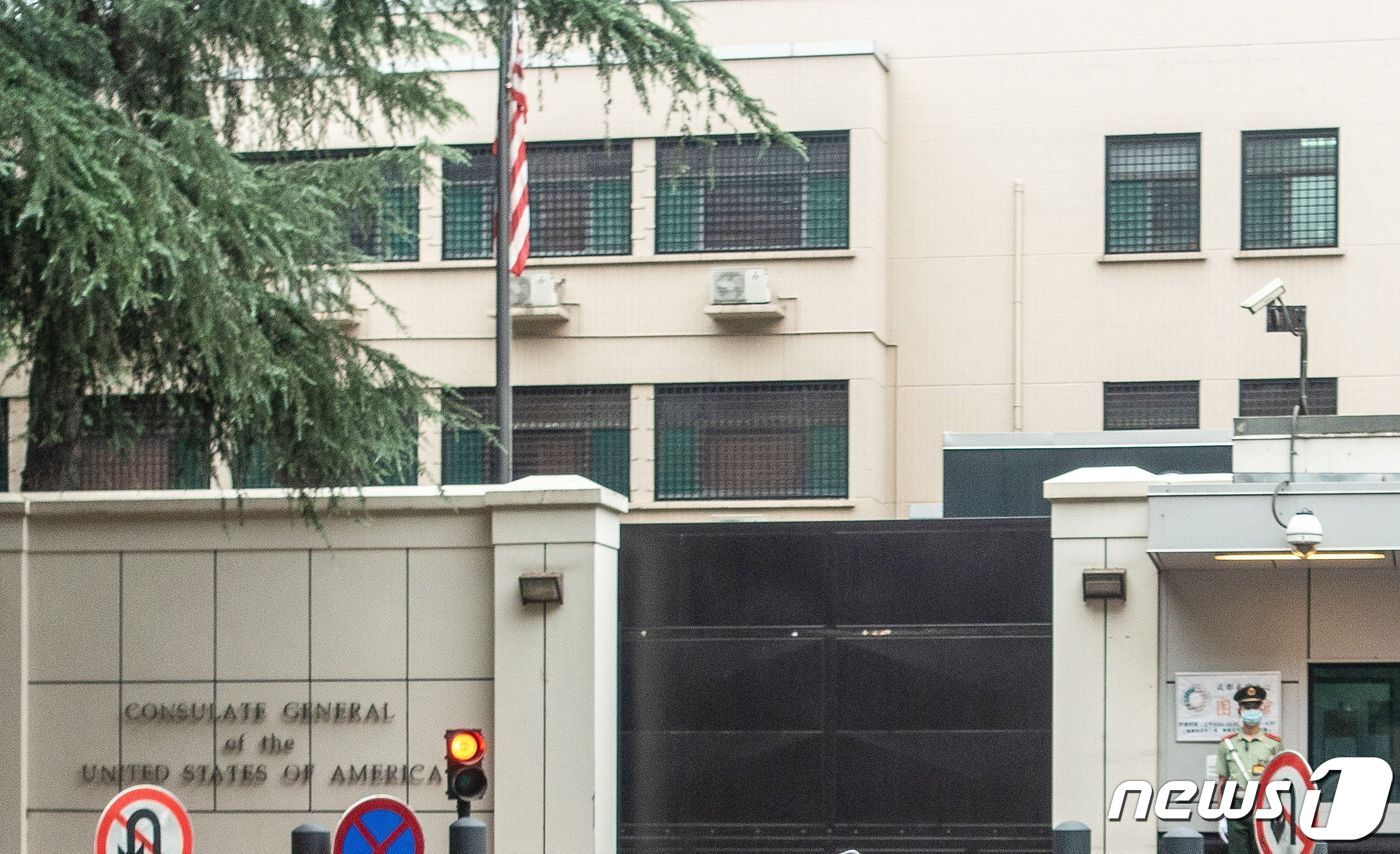 본문 이미지 - 쓰촨성 청두 주재 미 총영사관 <자료사진> ⓒ AFP=뉴스1