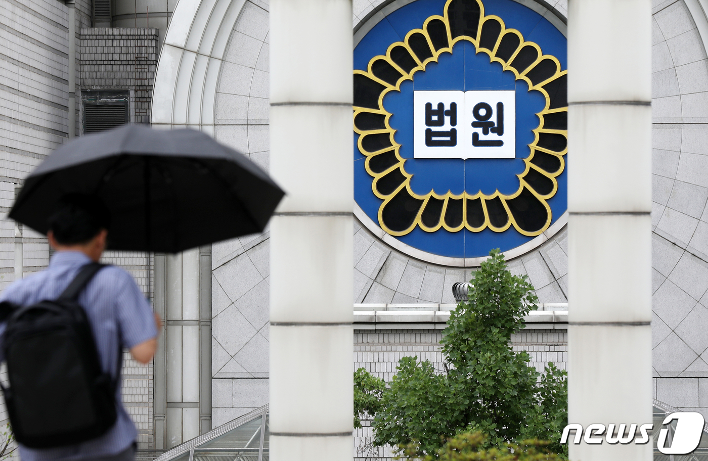 (서울=뉴스1) 민경석 기자 = 이른바 '검언유착' 의혹의 당사자인 채널A 이동재 전 기자의 휴대전화와 노트북을 압수수색한 검찰의 처분이 위법해 취소돼야 한다는 법원 결정이 나왔다 …