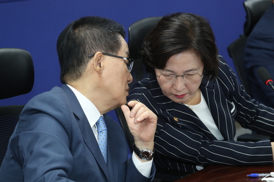 박지원 "추미애, 뭘 그렇게 잘했나…파묘하면 결코 아름답지 못해"