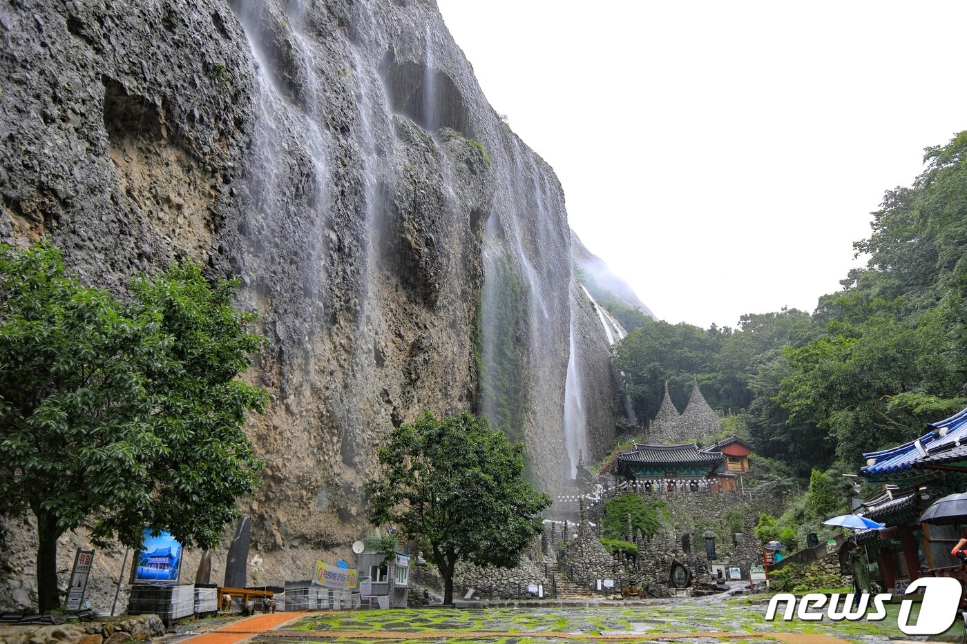 본문 이미지 - 전라북도 진안군에 소재한 마이산(진안군제공) 
