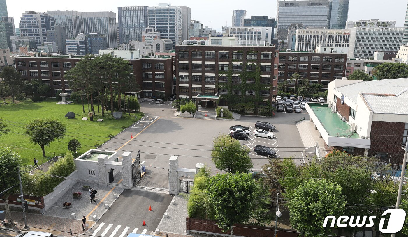 본문 이미지 - 서울 강남구 휘문고등학교./뉴스1 ⓒ News1 임세영 기자