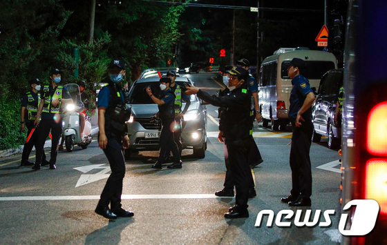 경찰, 박원순 시장 수색 야간작업 투입