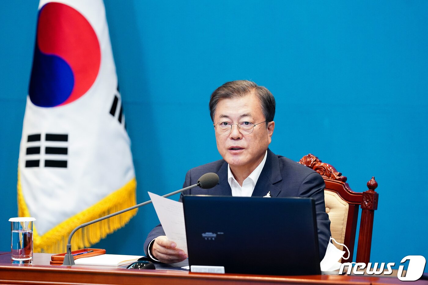 본문 이미지 - 문재인 대통령이 10일 수석 보좌관 회의를 주재하고 있다. 2020.8.10/뉴스1