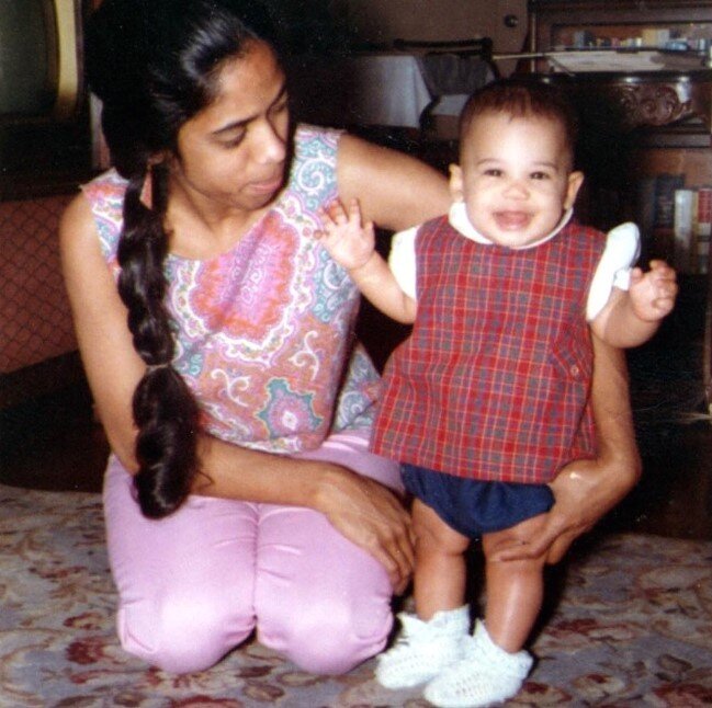 본문 이미지 - 어린시절 어머니와 해리스 의원 - 해리스 인스타 갈무리 ⓒ 뉴스1