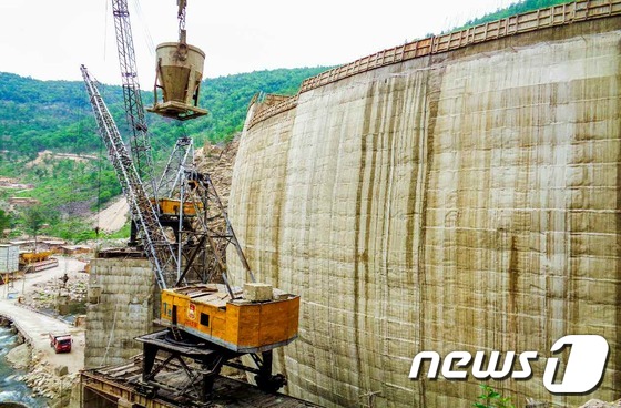 건설 중인 북한 어랑천 3호발전소 광덕댐