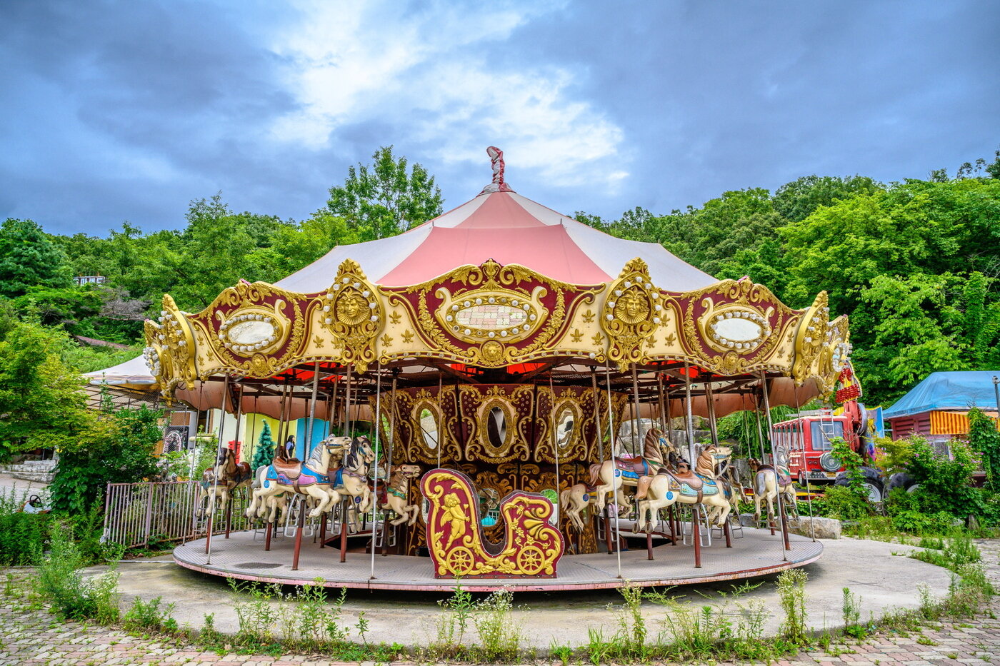 본문 이미지 - 용마랜드 회전목마