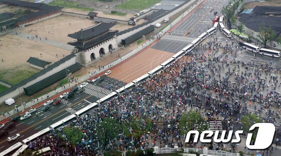 광복절 집회' 불법행위 본격 수사…정부는 전광훈 고발 - 뉴스1